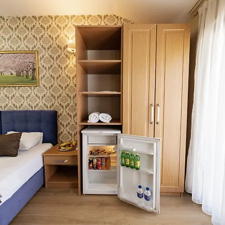 Hotel Konur 3*