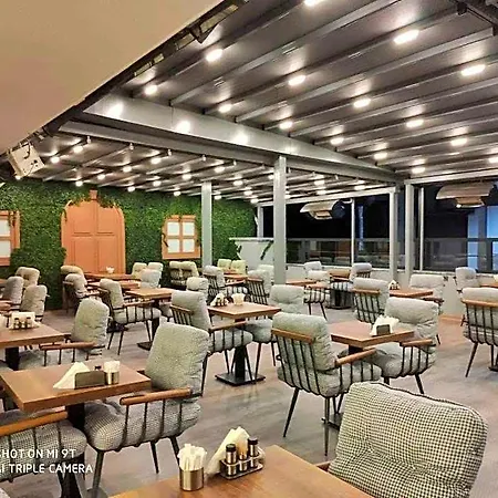 Hotel Konur 3*