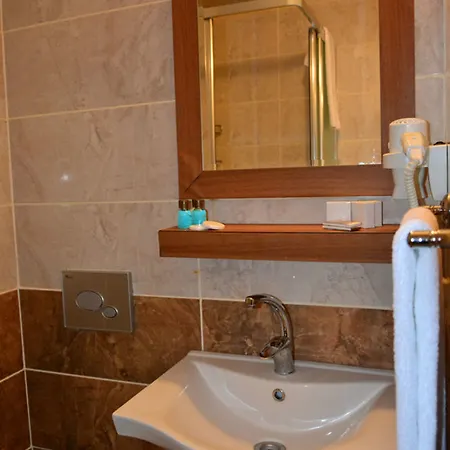 Konur Hotel 2*